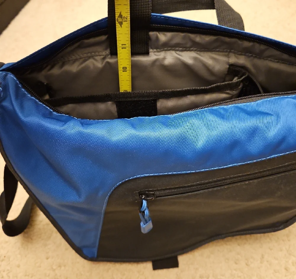 Sleek Black and Blue Messenger Bag | Skooba
